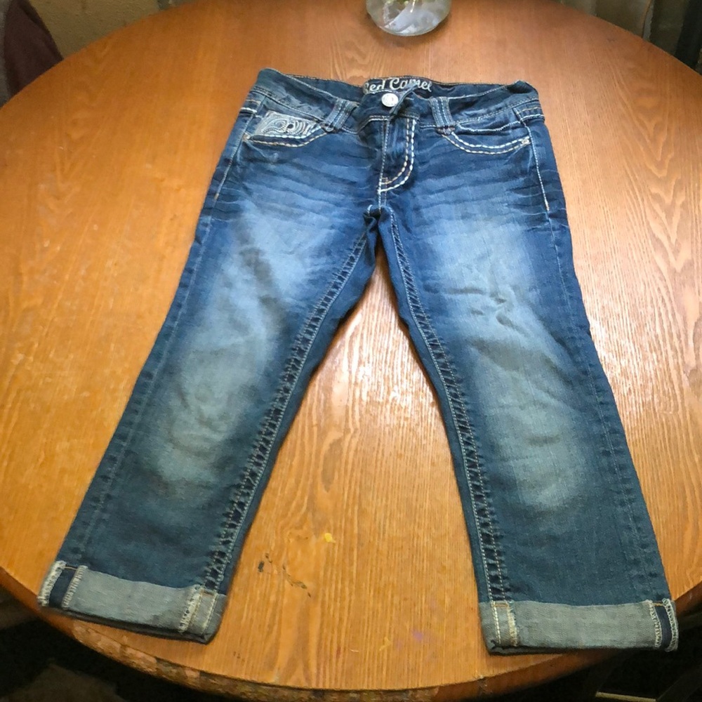 Red camel capris
